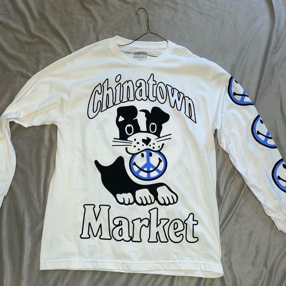 Chinatown Market Unite World Tee - Picture 2 of 3